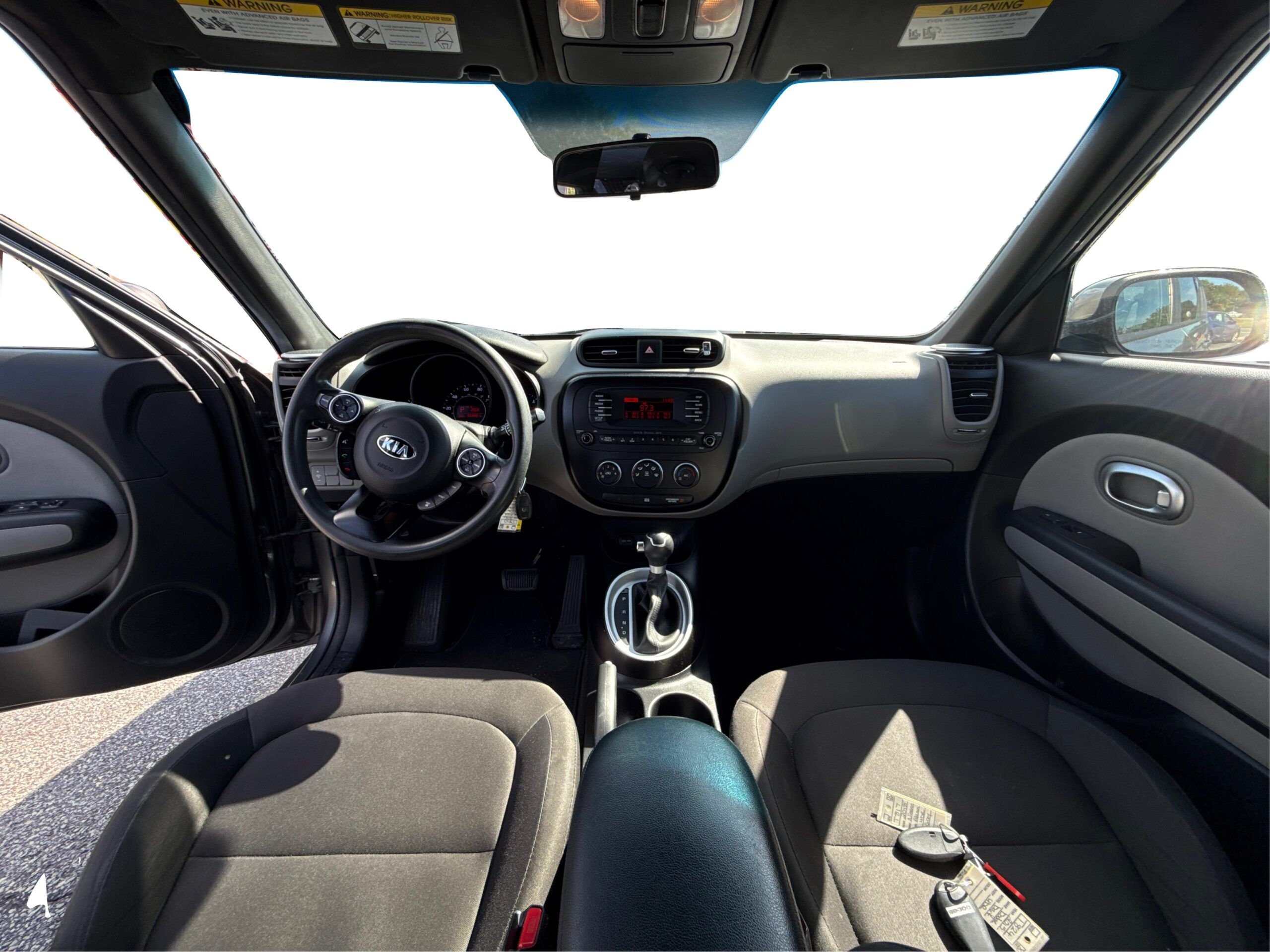 2_white_1759506649_in_001_1