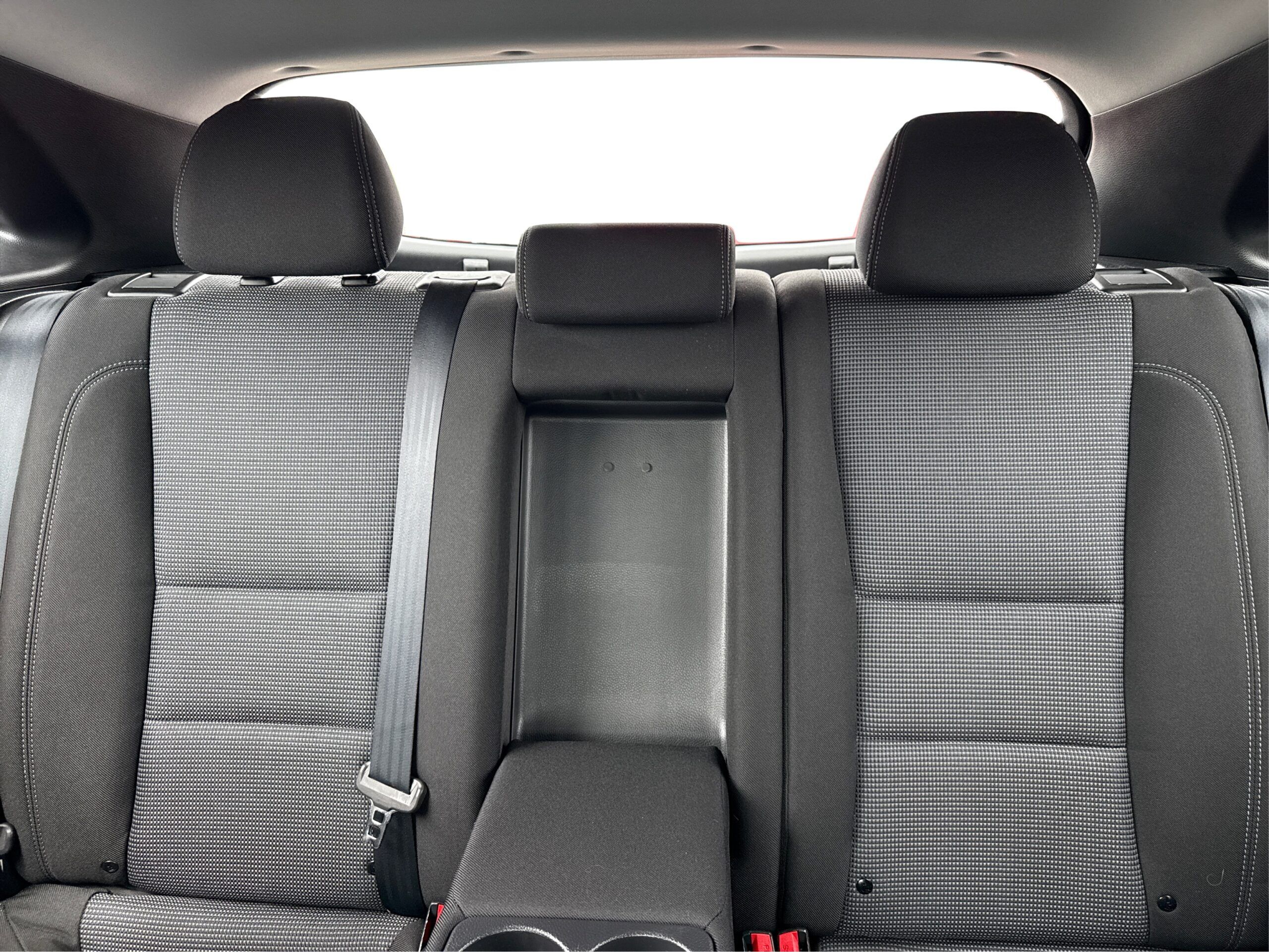 2_white_1745256949_in_001_2-3