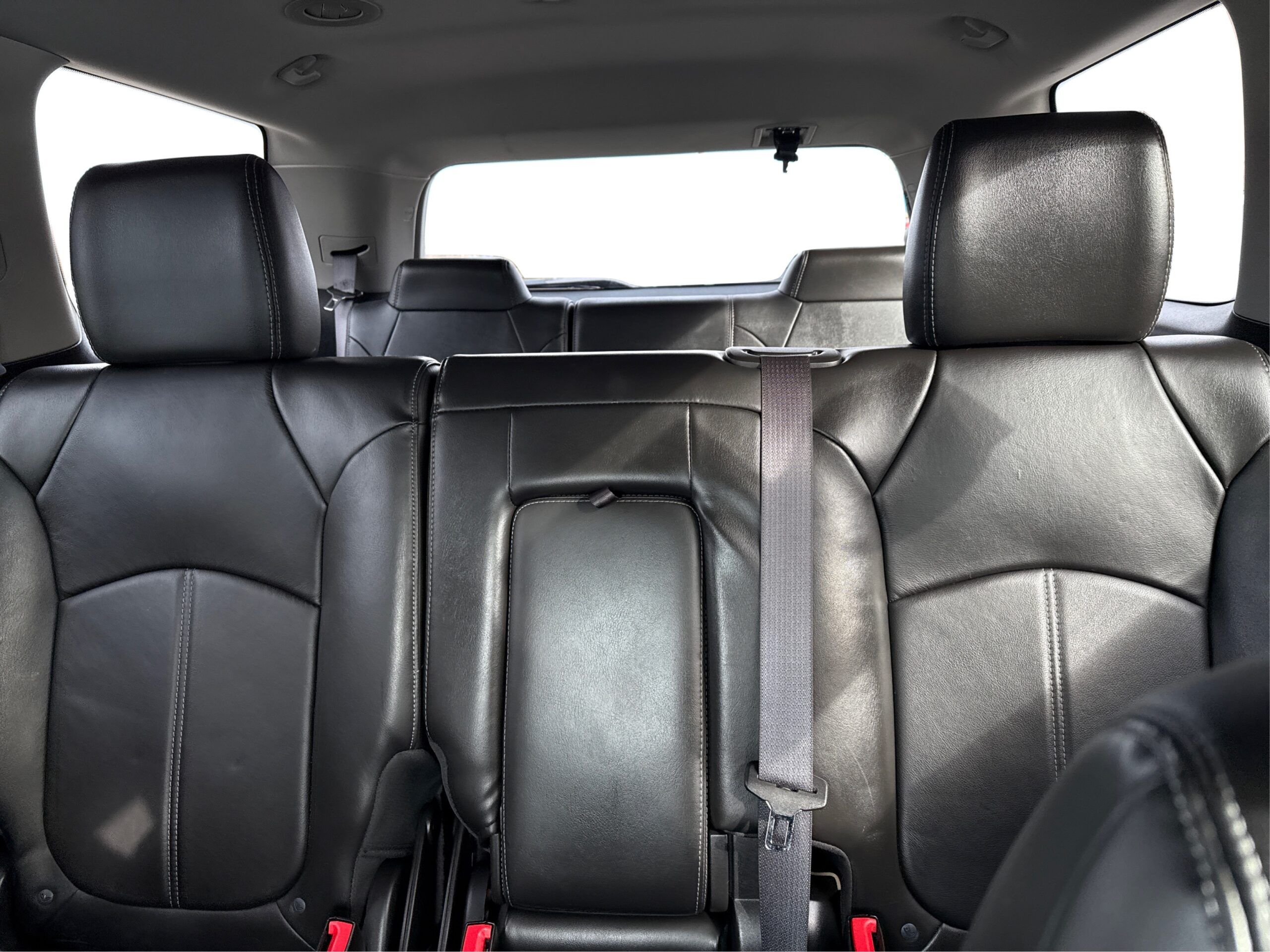 2_white_1770389552_in_001_2