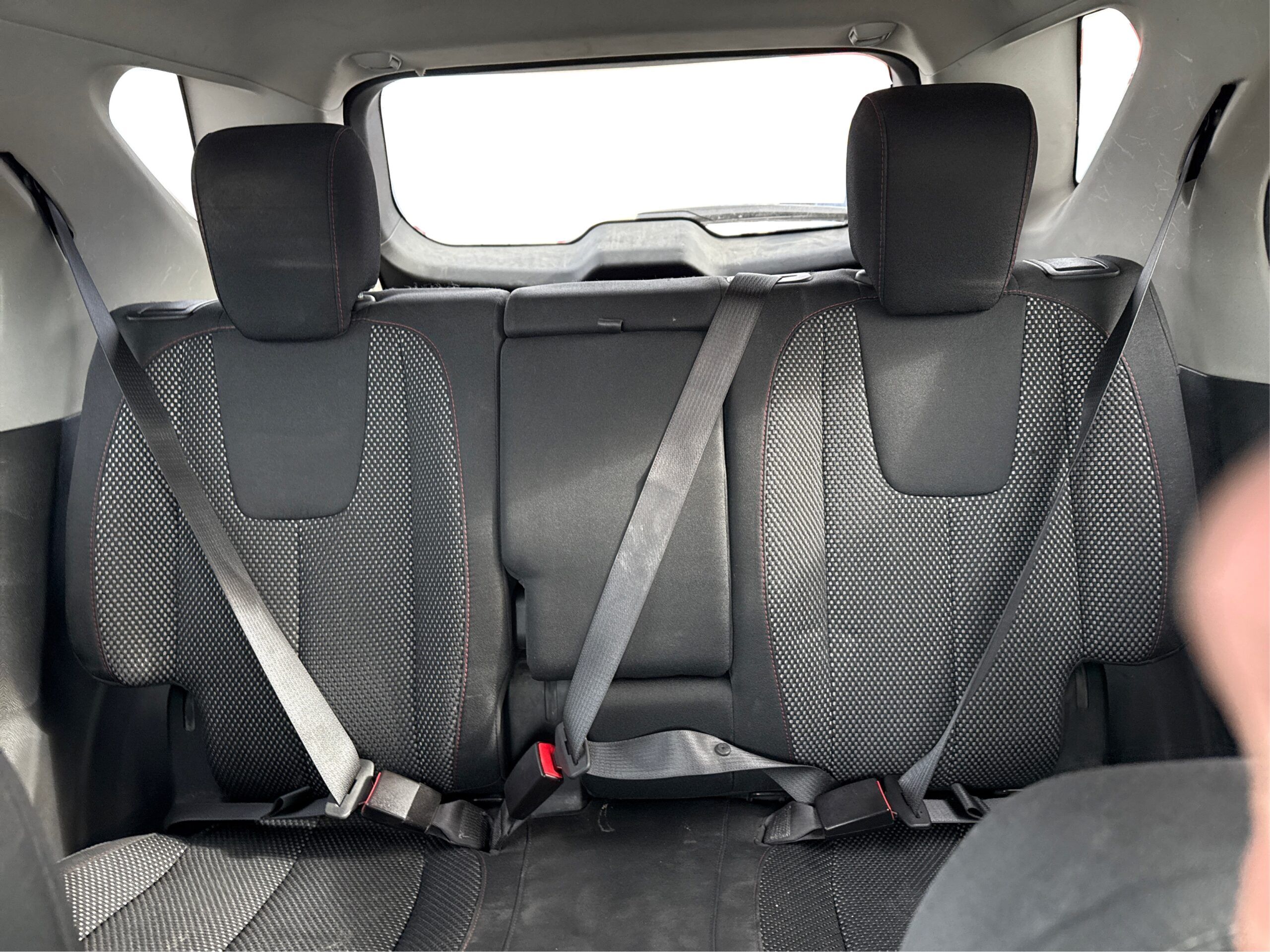 2_white_1770390032_in_001_2