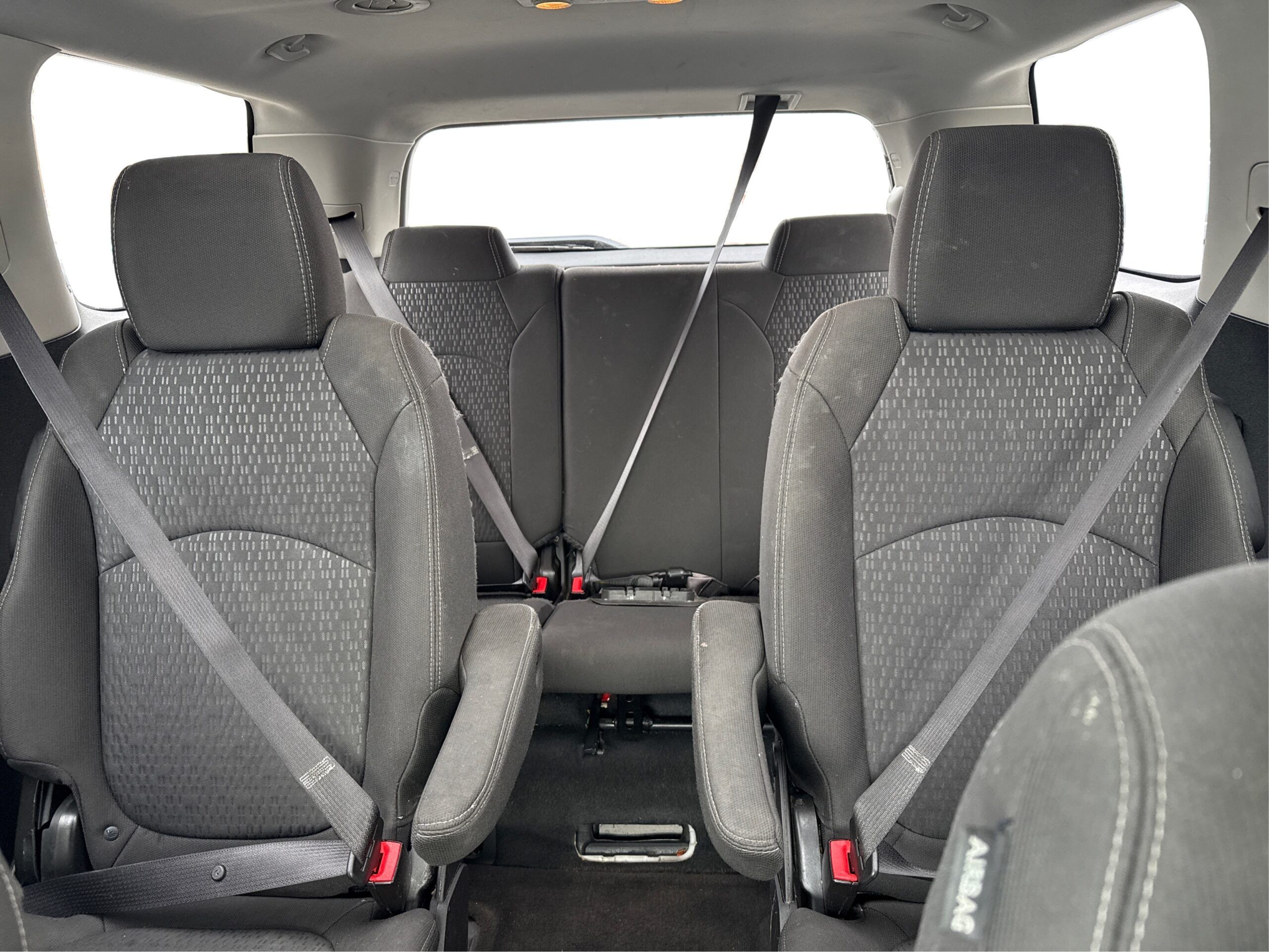 2_white_1770391658_in_001_2