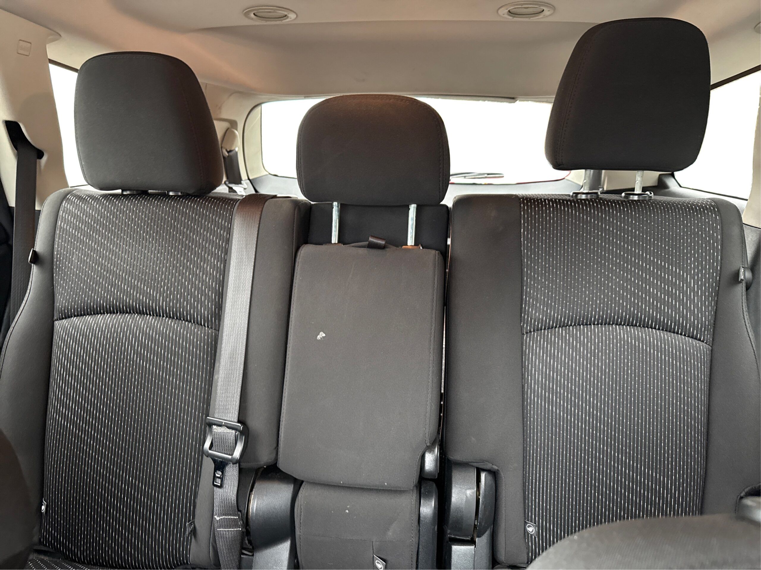 2_white_1771426524_in_001_2