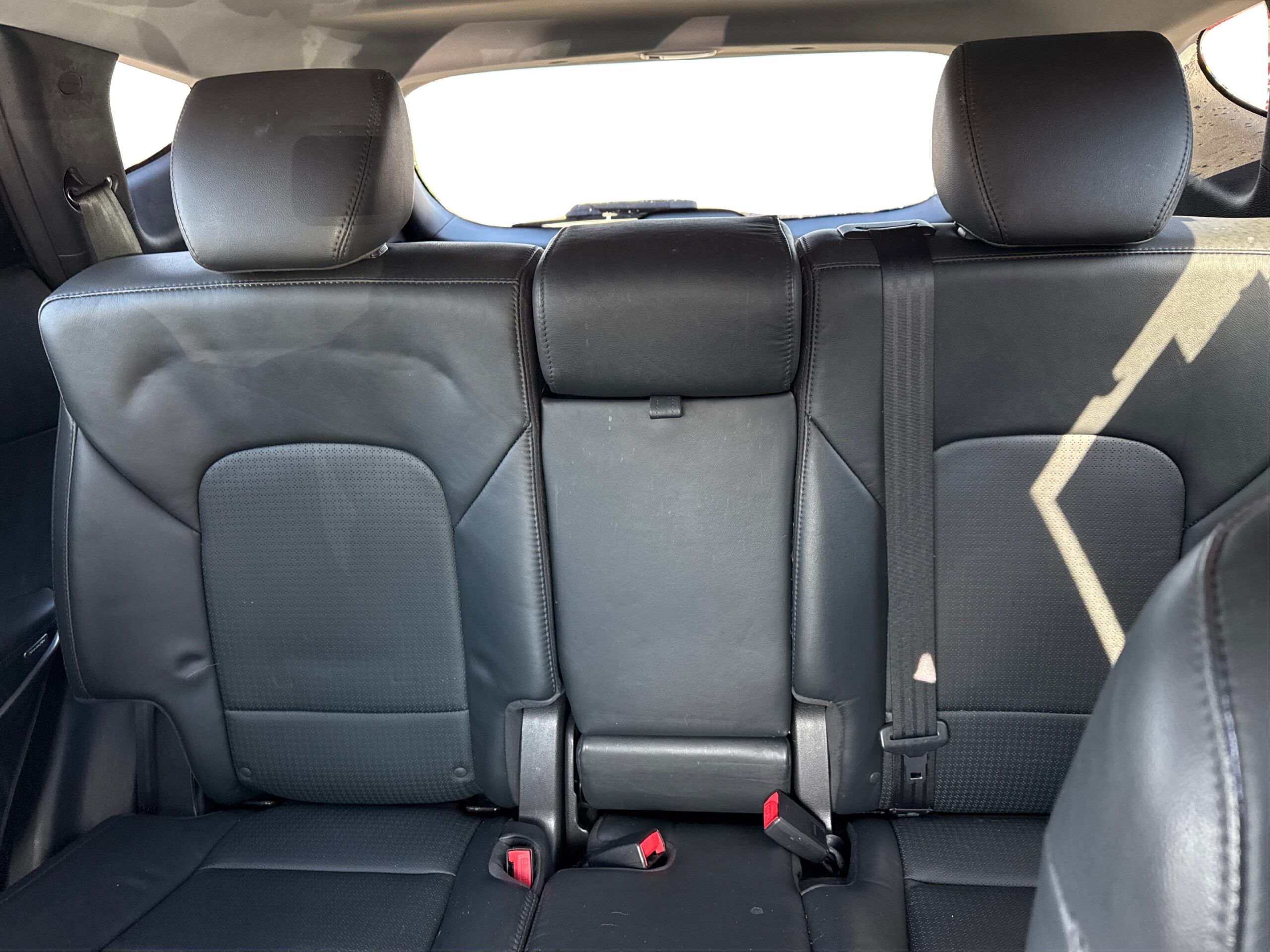 2_white_1772205043_in_001_2