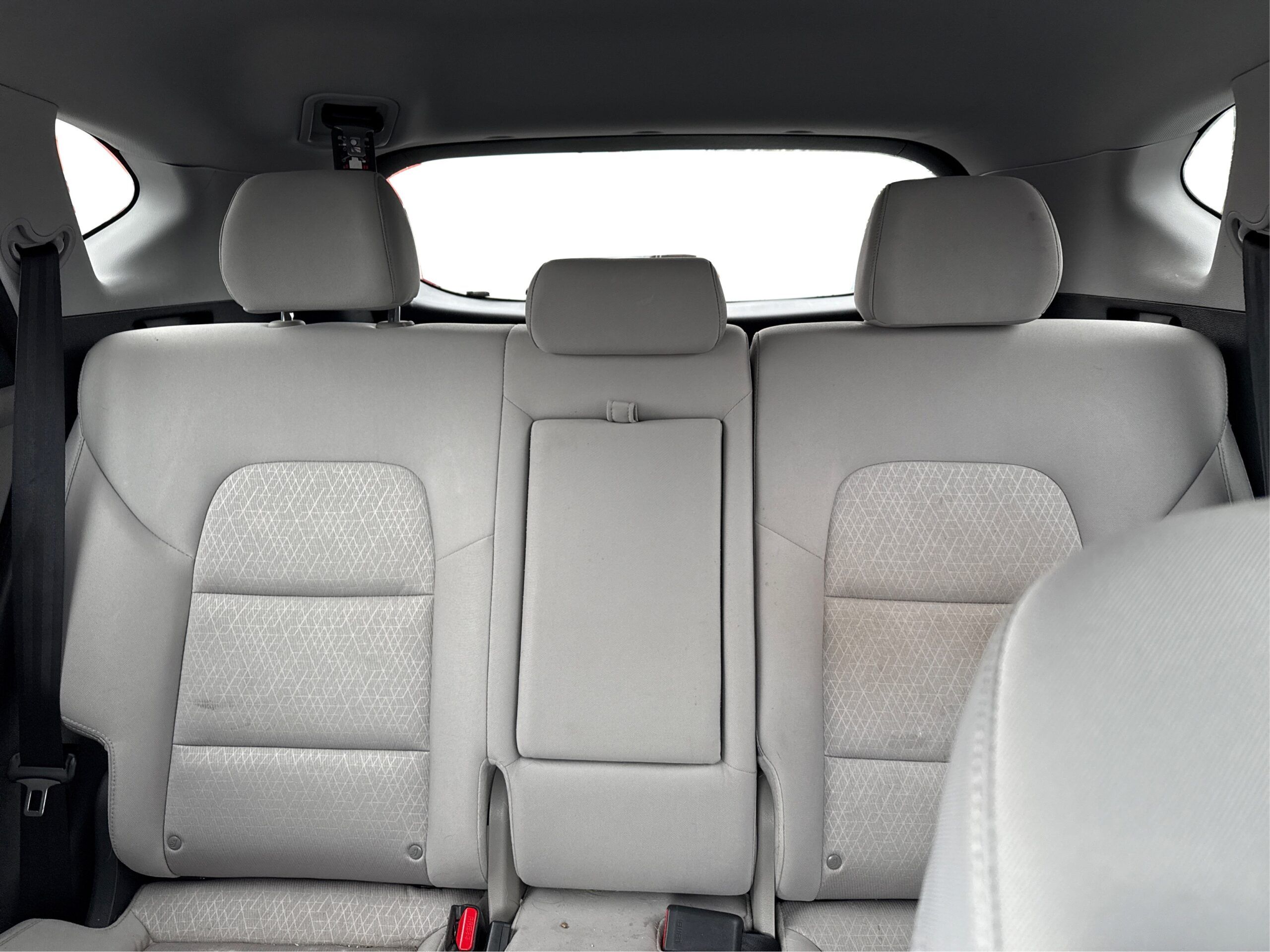 2_white_1772808700_in_001_2