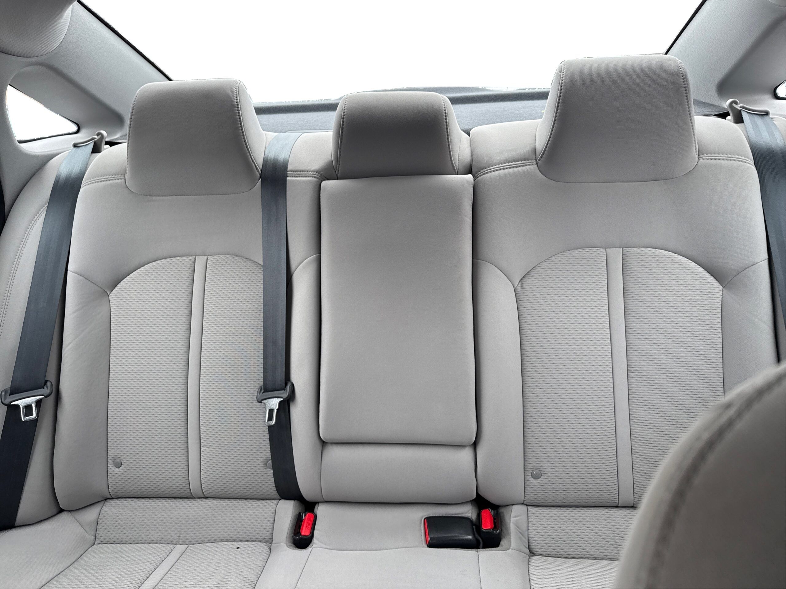 2_white_1772811037_in_001_2