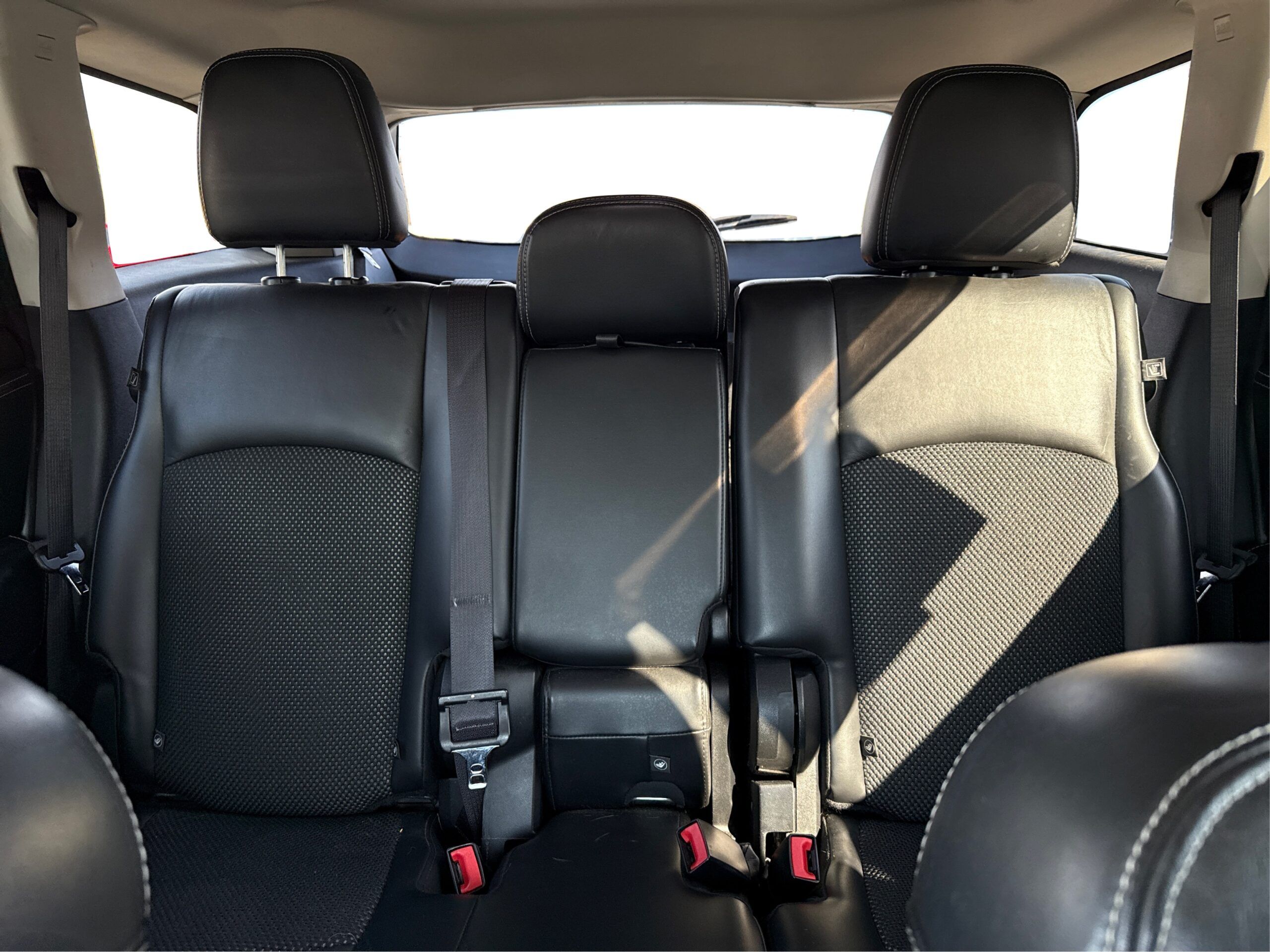 2_white_1773411849_in_001_2