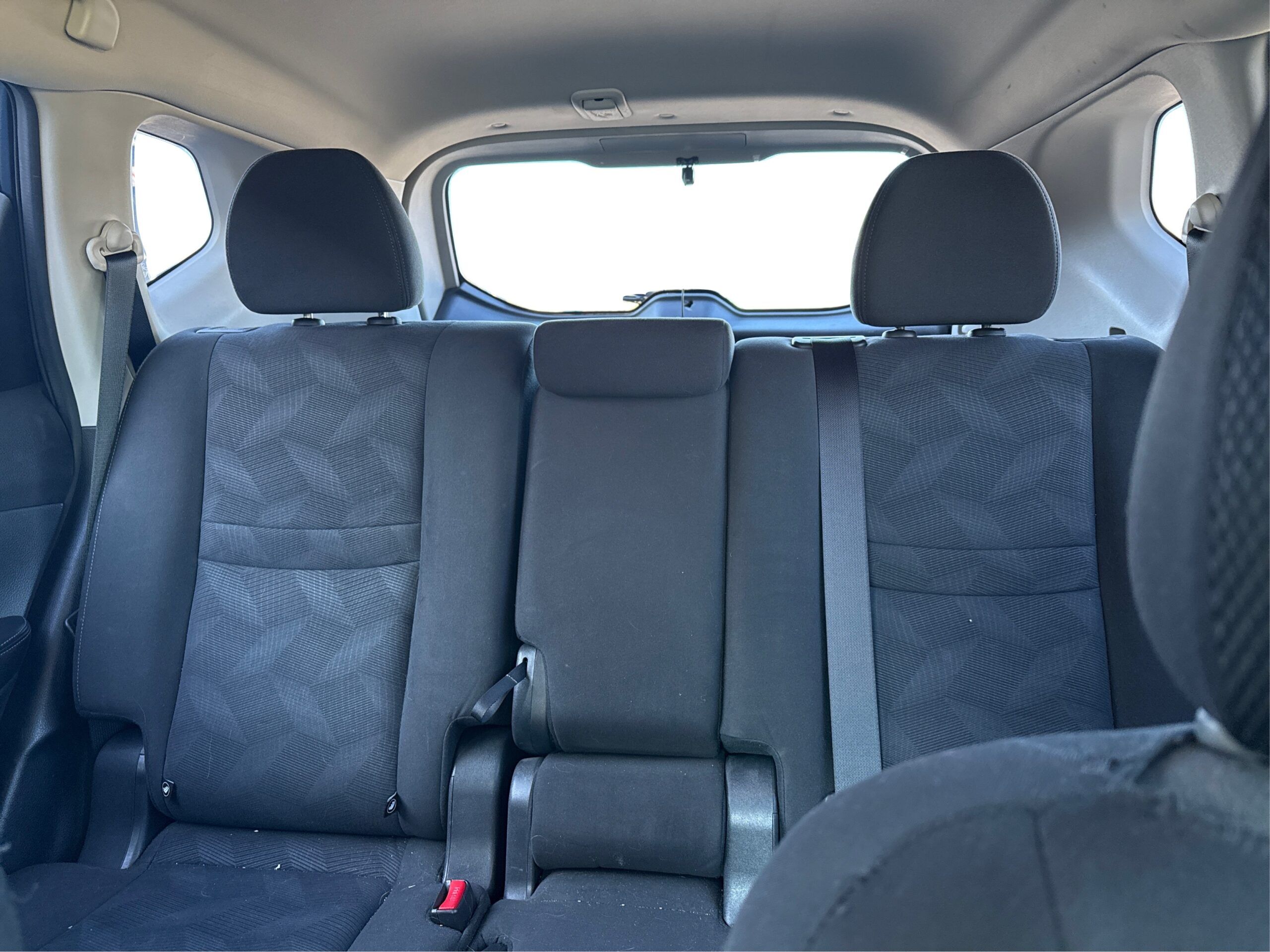 2_white_1774012820_in_001_2