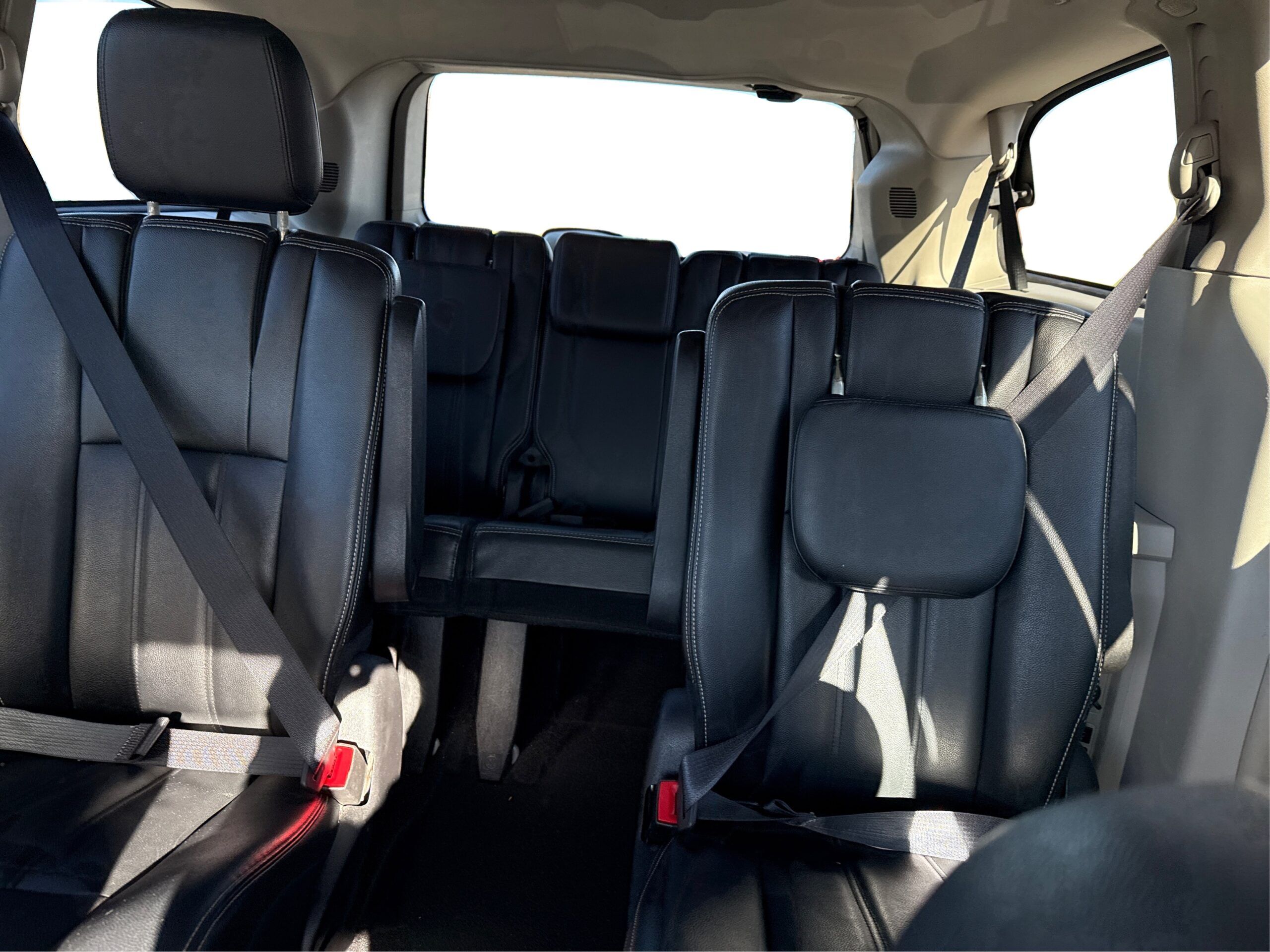 2_white_1774013113_in_001_2