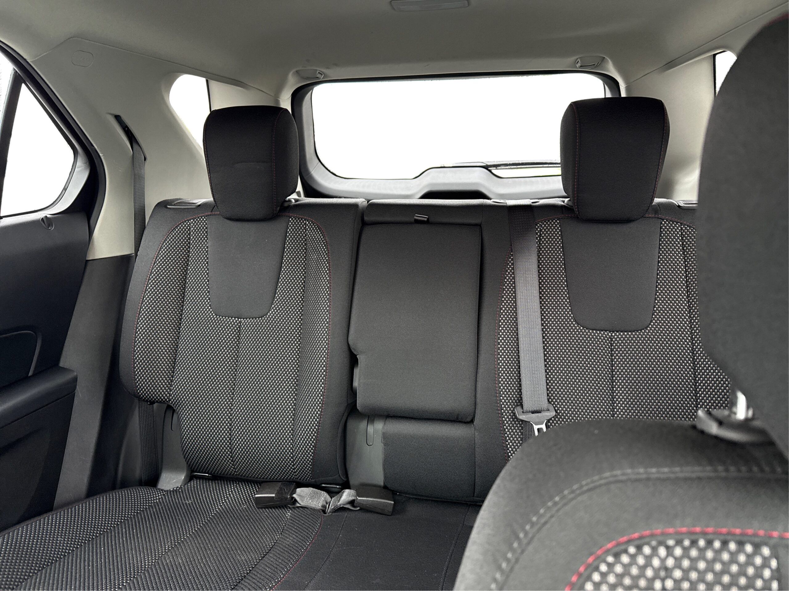 2_white_1775224510_in_001_2