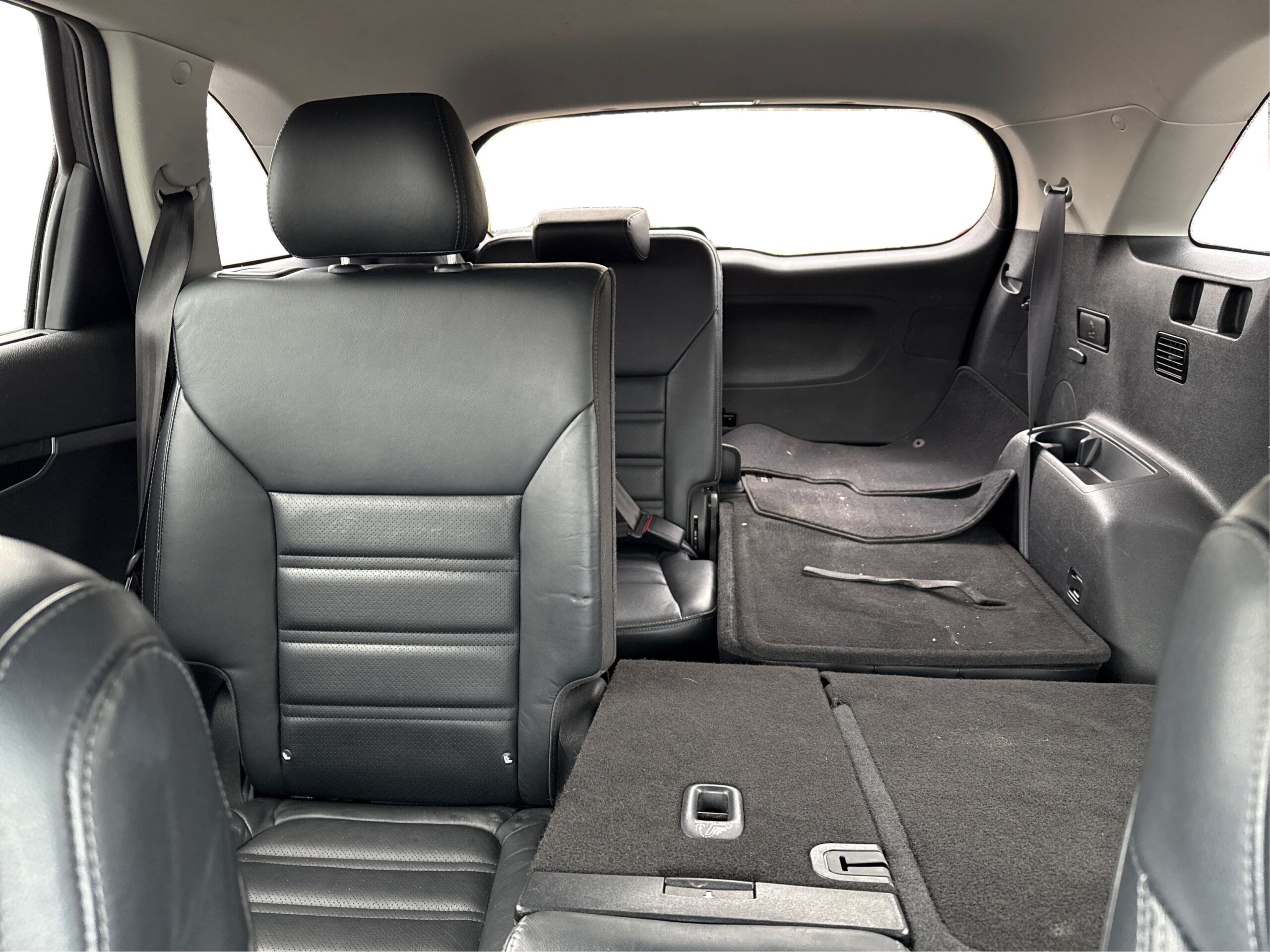 2_white_1775225259_in_001_2