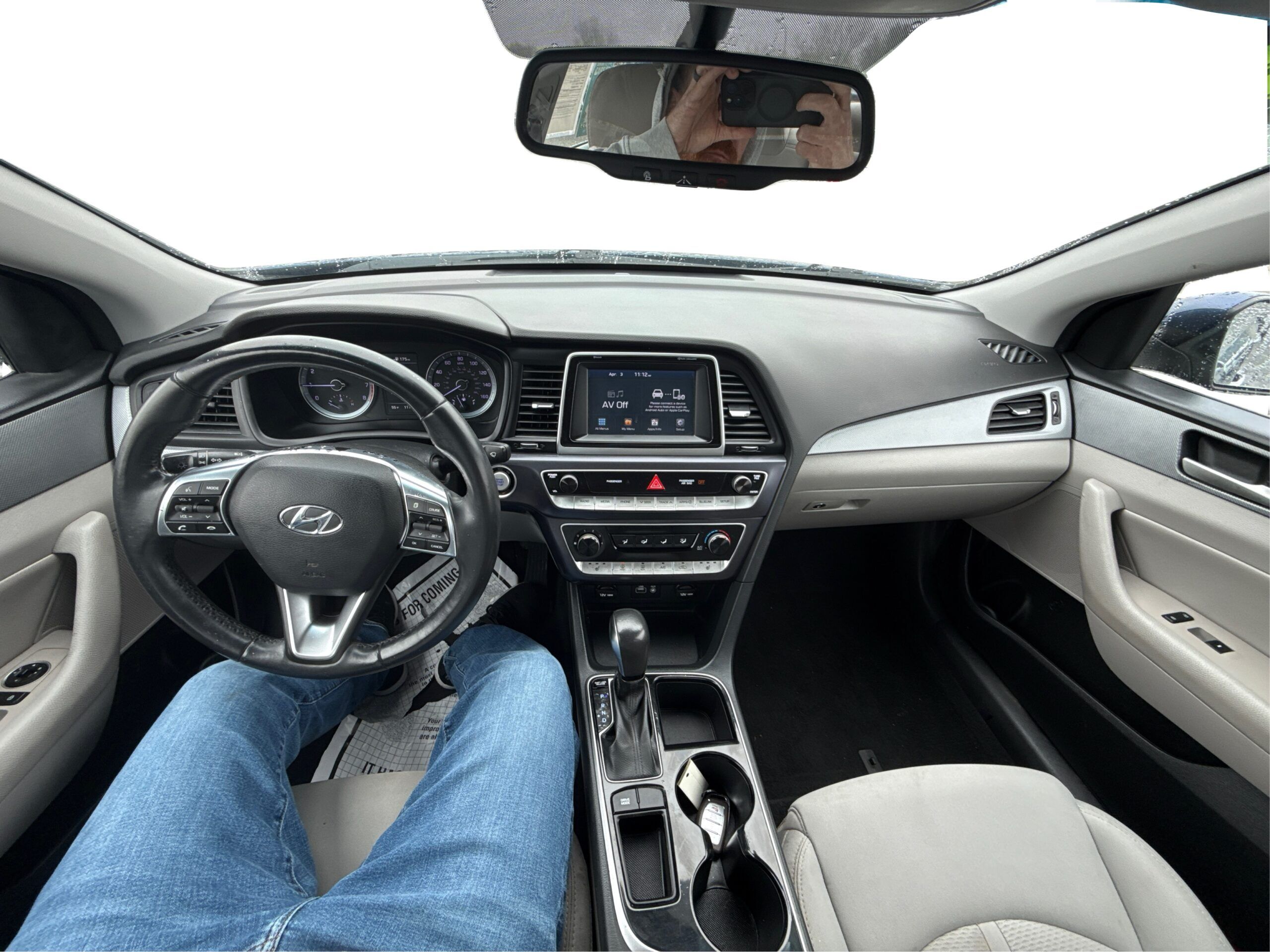 2_white_1775227408_in_001_1