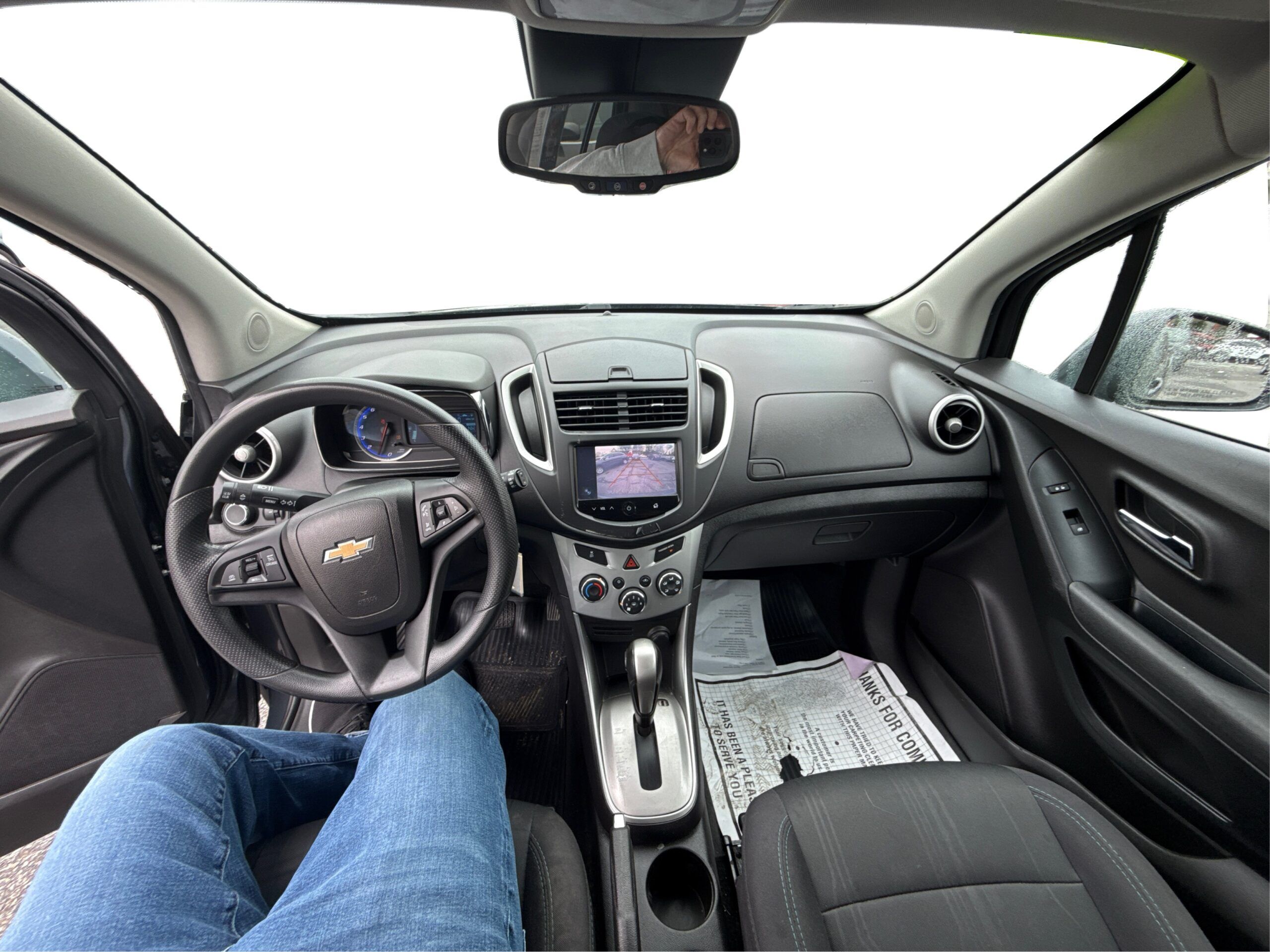 2_white_1775230403_in_001_1