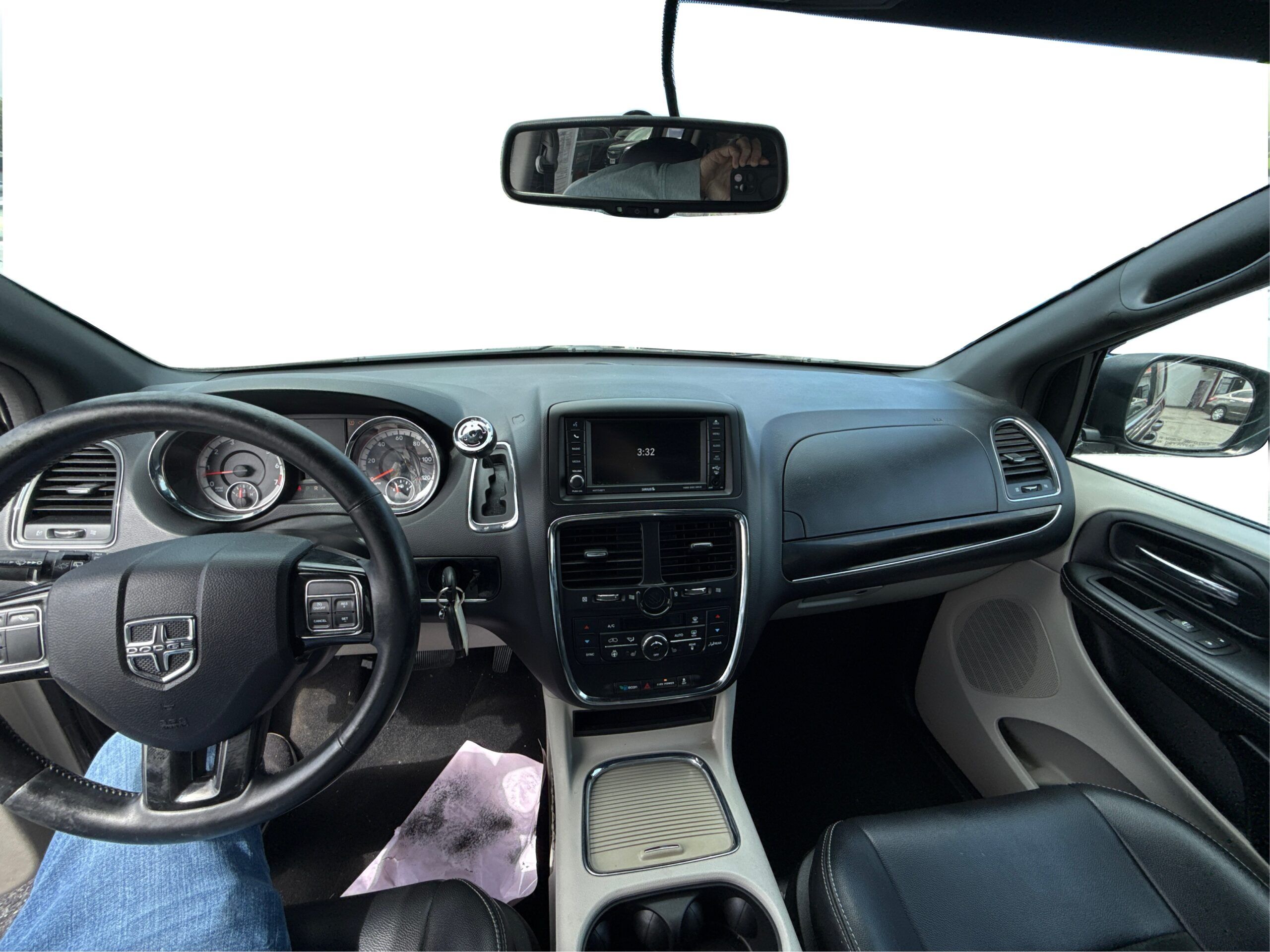 2_white_1775232527_in_001_1