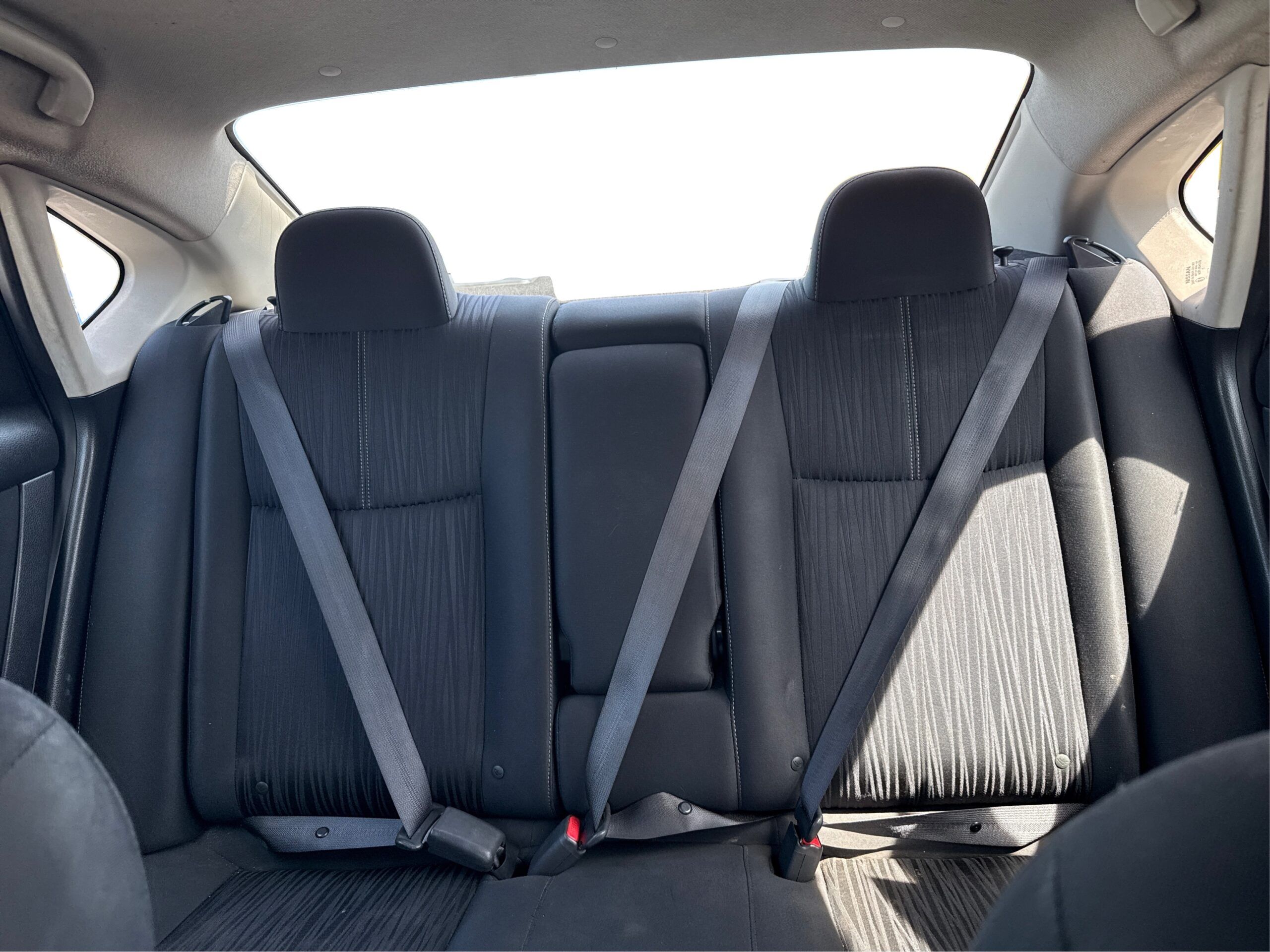 2_white_1775233987_in_001_2