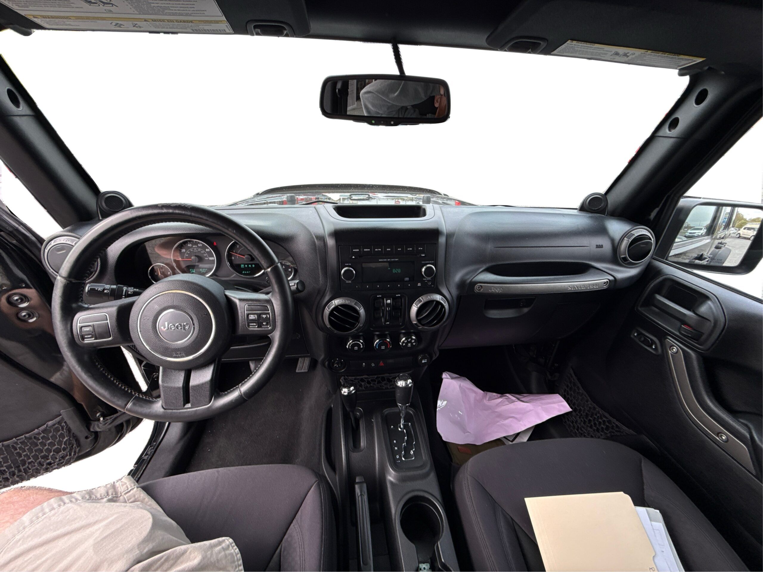 2_white_1775827578_in_001_1