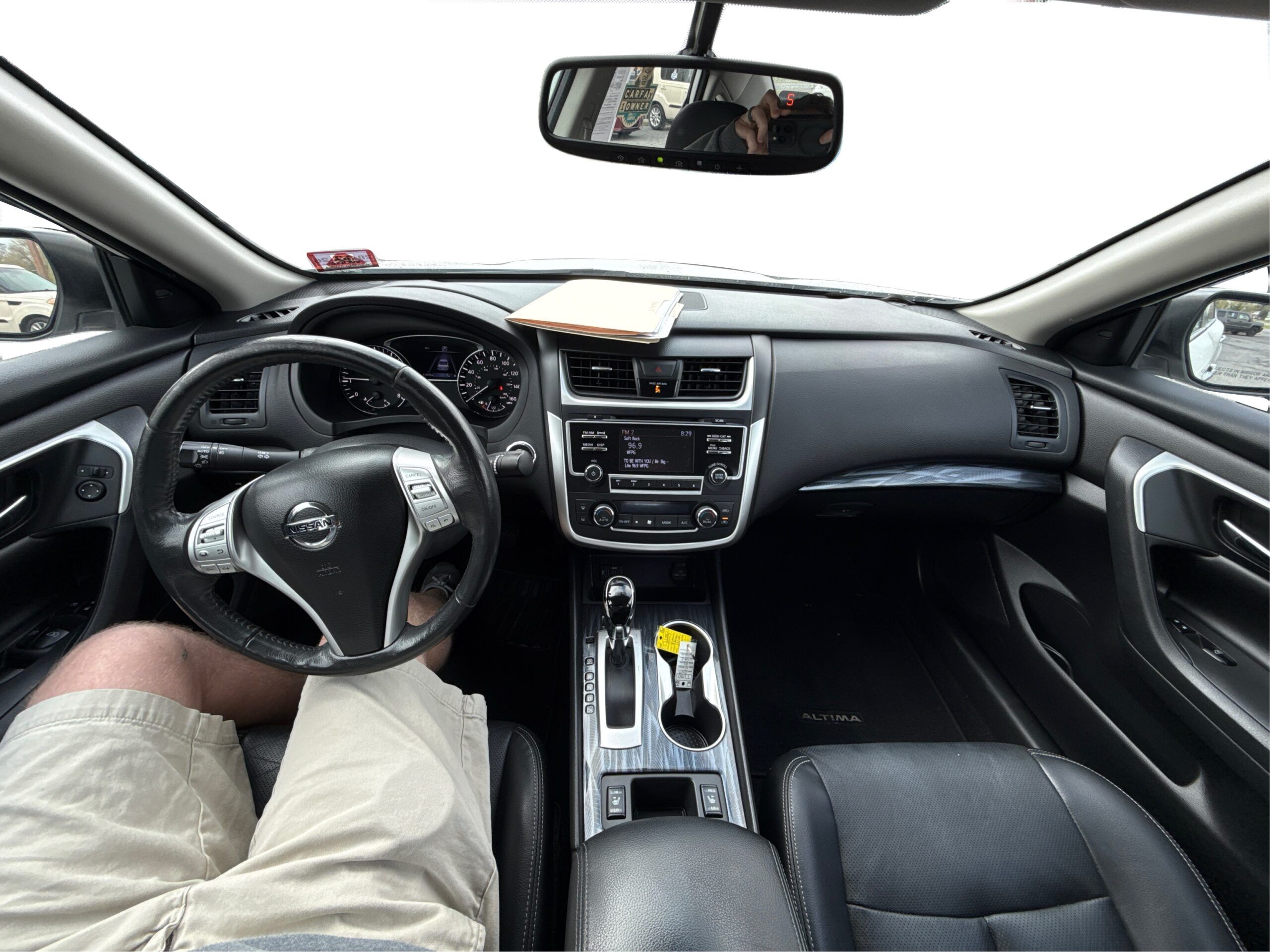 2_white_1775827785_in_001_1