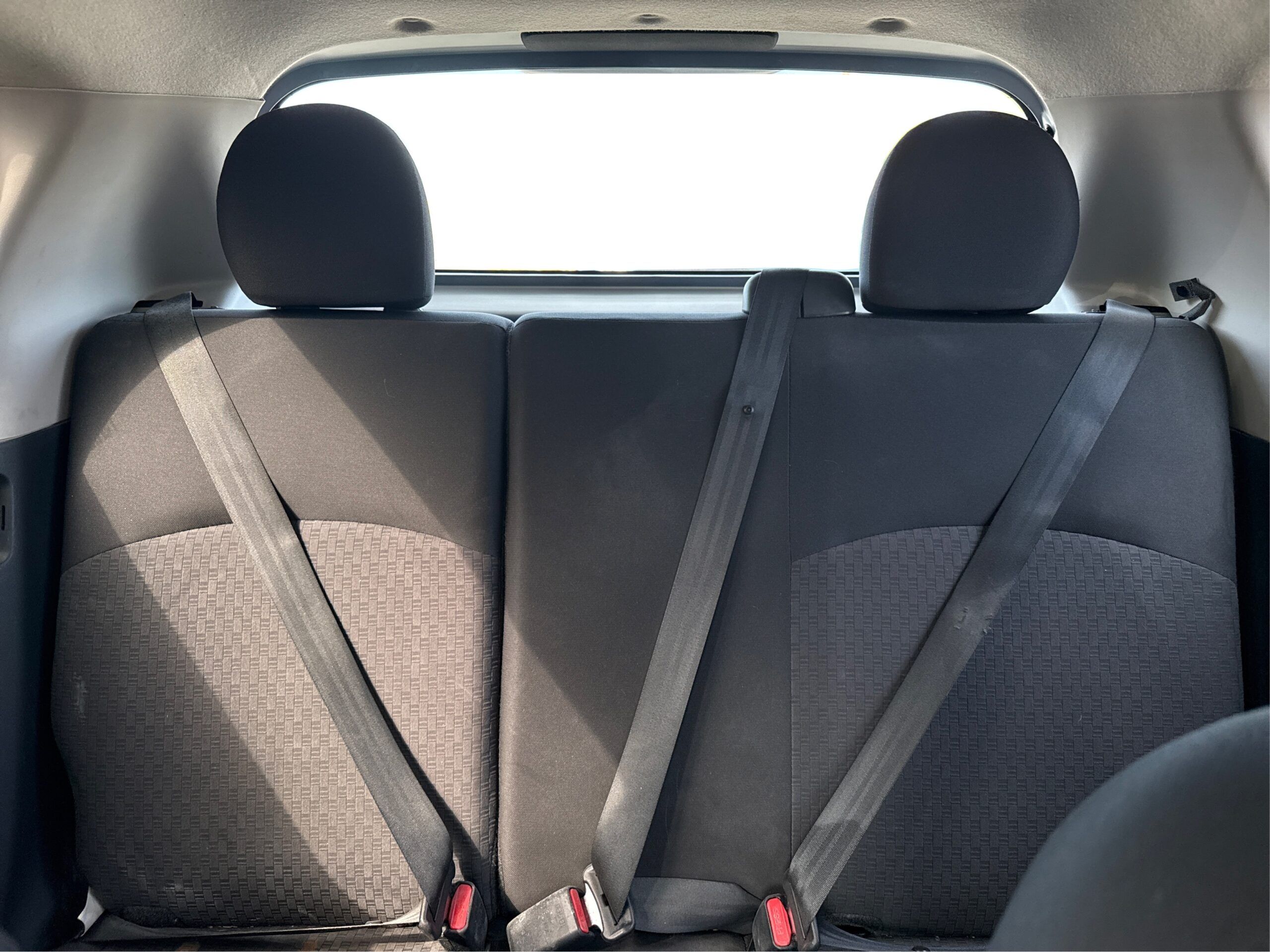 2_white_1777038811_in_001_2