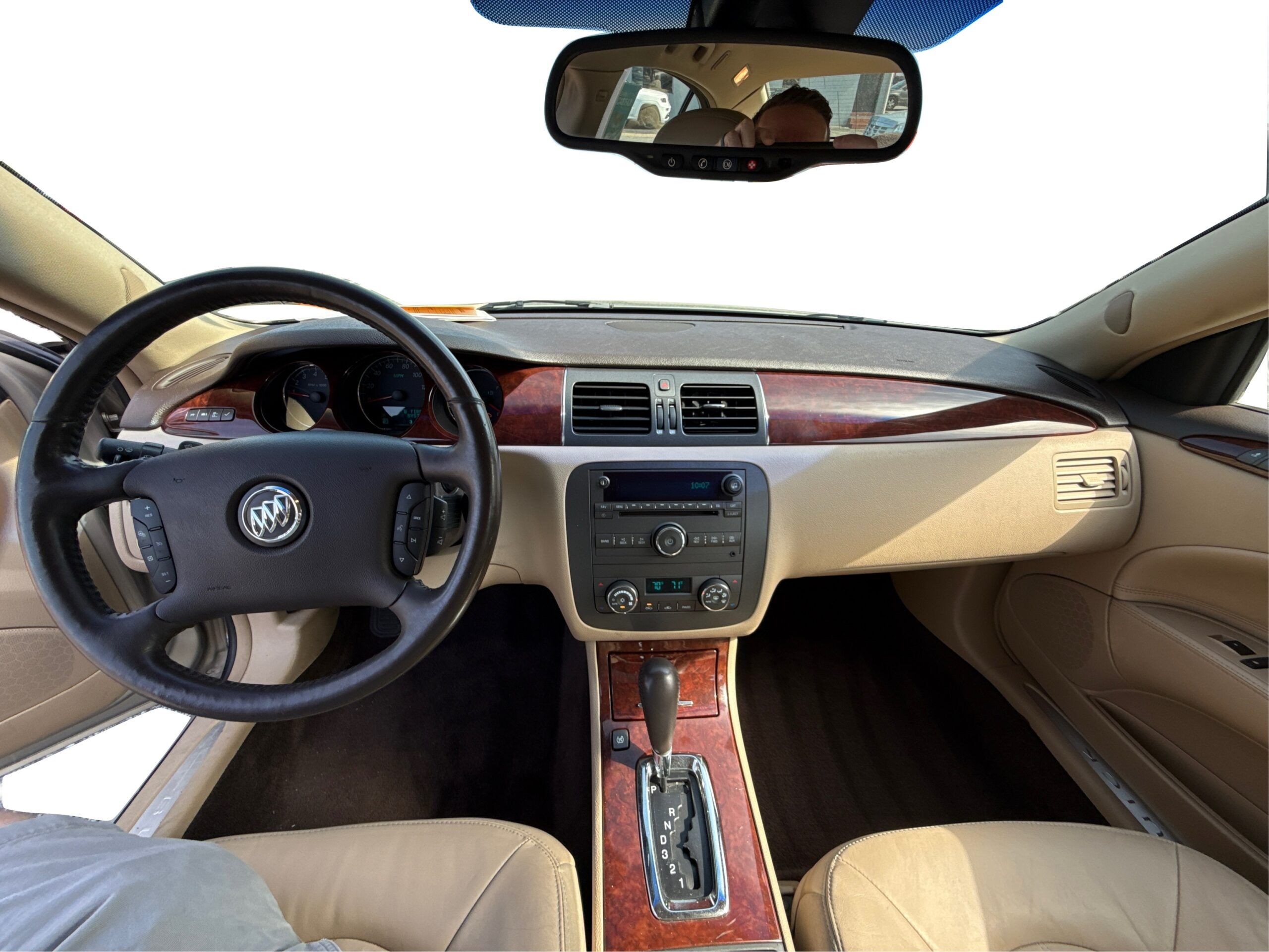 2_white_1777039668_in_001_1